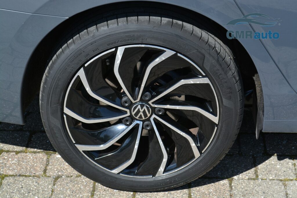 Volkswagen Golf 8ª serie Variant 1.0 eTSI EVO DSG Life