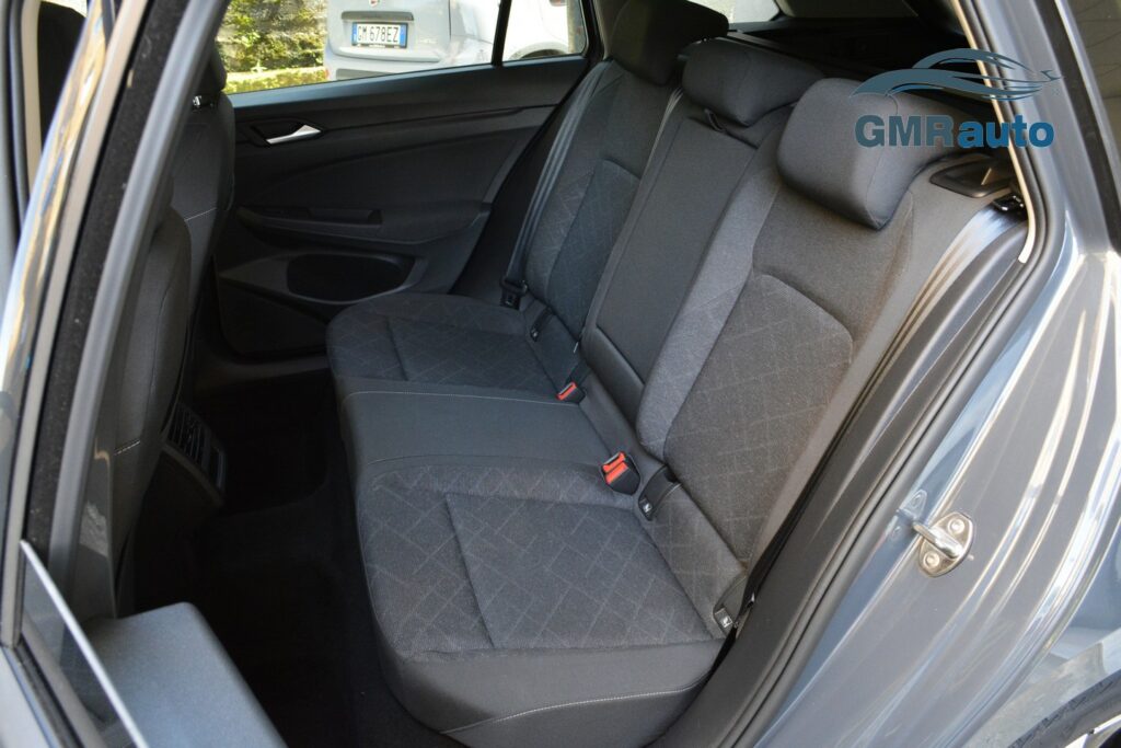 Volkswagen Golf 8ª serie Variant 1.0 eTSI EVO DSG Life