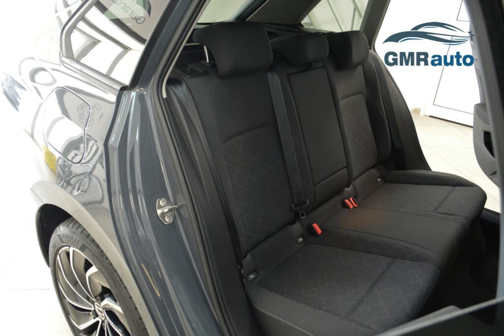 Volkswagen Golf 8ª serie Variant 1.0 eTSI EVO DSG Life