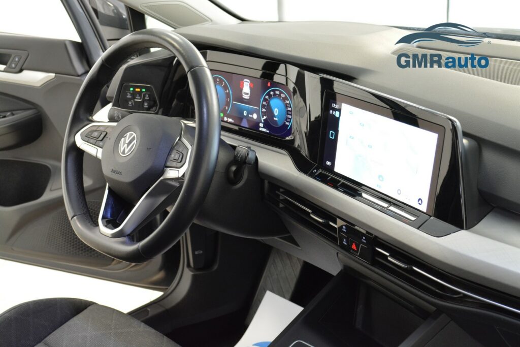 Volkswagen Golf 8ª serie Variant 1.0 eTSI EVO DSG Life