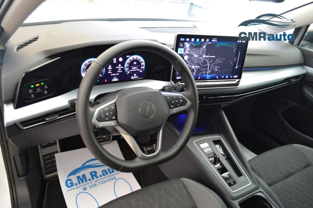 Volkswagen Golf 8.5 1.5 ETSI 150 CV LIFE GOAL EDITION + MATRIX    disponibile in sede
