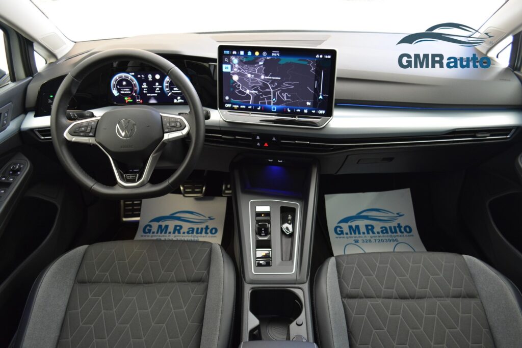Volkswagen Golf 8.5 1.5 ETSI 150 CV LIFE GOAL EDITION + MATRIX    disponibile in sede
