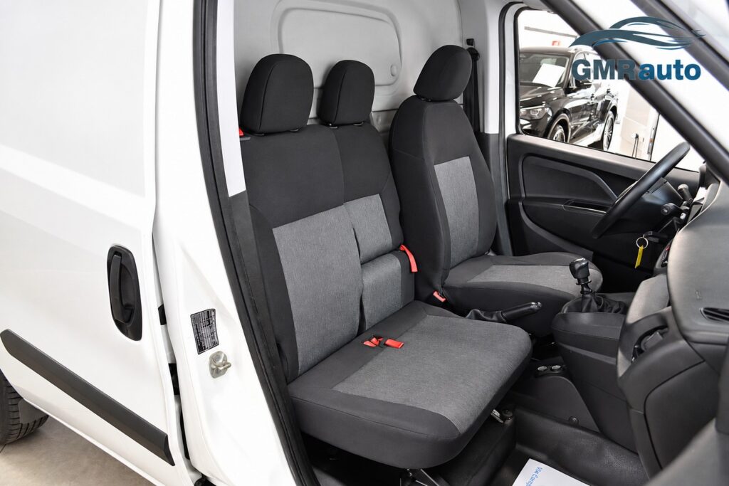 Fiat Doblò Cargo 1.6 Multijet – 105CV – 3 Posti – RETROCAMERA